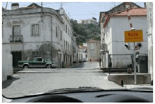 Imagem da pergunta: Qualquer veículo que saia de uma passagem de nível deve:
