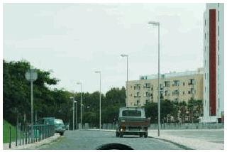 Imagem da pergunta: Posso ultrapassar o veículo que circula à minha frente?