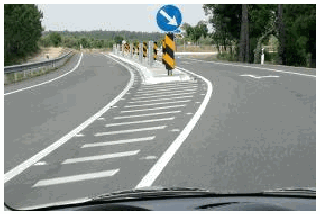 Imagem da pergunta: Posso ultrapassar neste local?