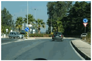 Imagem da pergunta: Ao entrar nesta rotunda tenho prioridade de passagem?