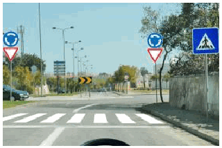 Imagem da pergunta: Em regra, ao circular numa rotunda, tenho prioridade de passagem sobre os veículos que nela pretendam entrar?