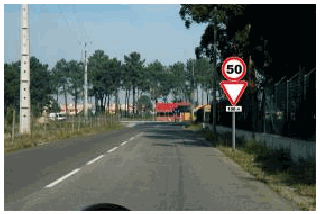 Imagem da pergunta: Ao circular nesta via pública, devo saber que: